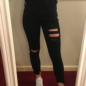 black ripped AE skinny jeans!! great condition!!